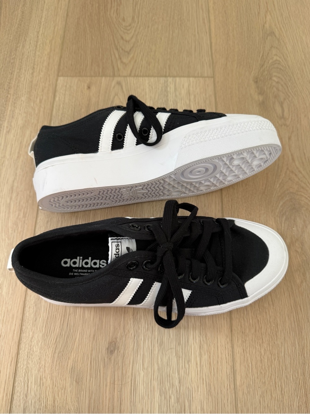 Adidas Nizza Platform black-and-white canvas sneakers 9 - Picture 5 of 9